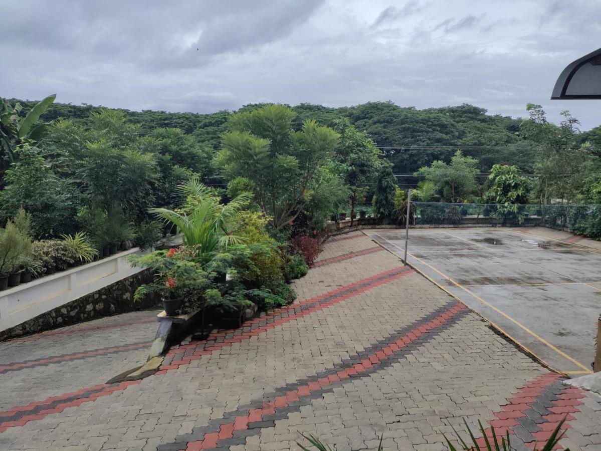 Meghdoot River Resort Kochi Exterior foto