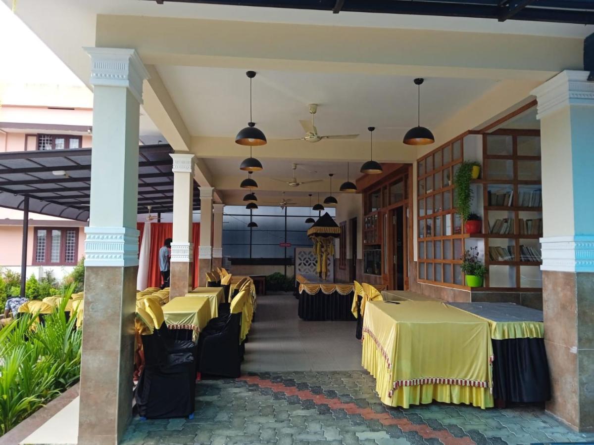 Meghdoot River Resort Kochi Exterior foto